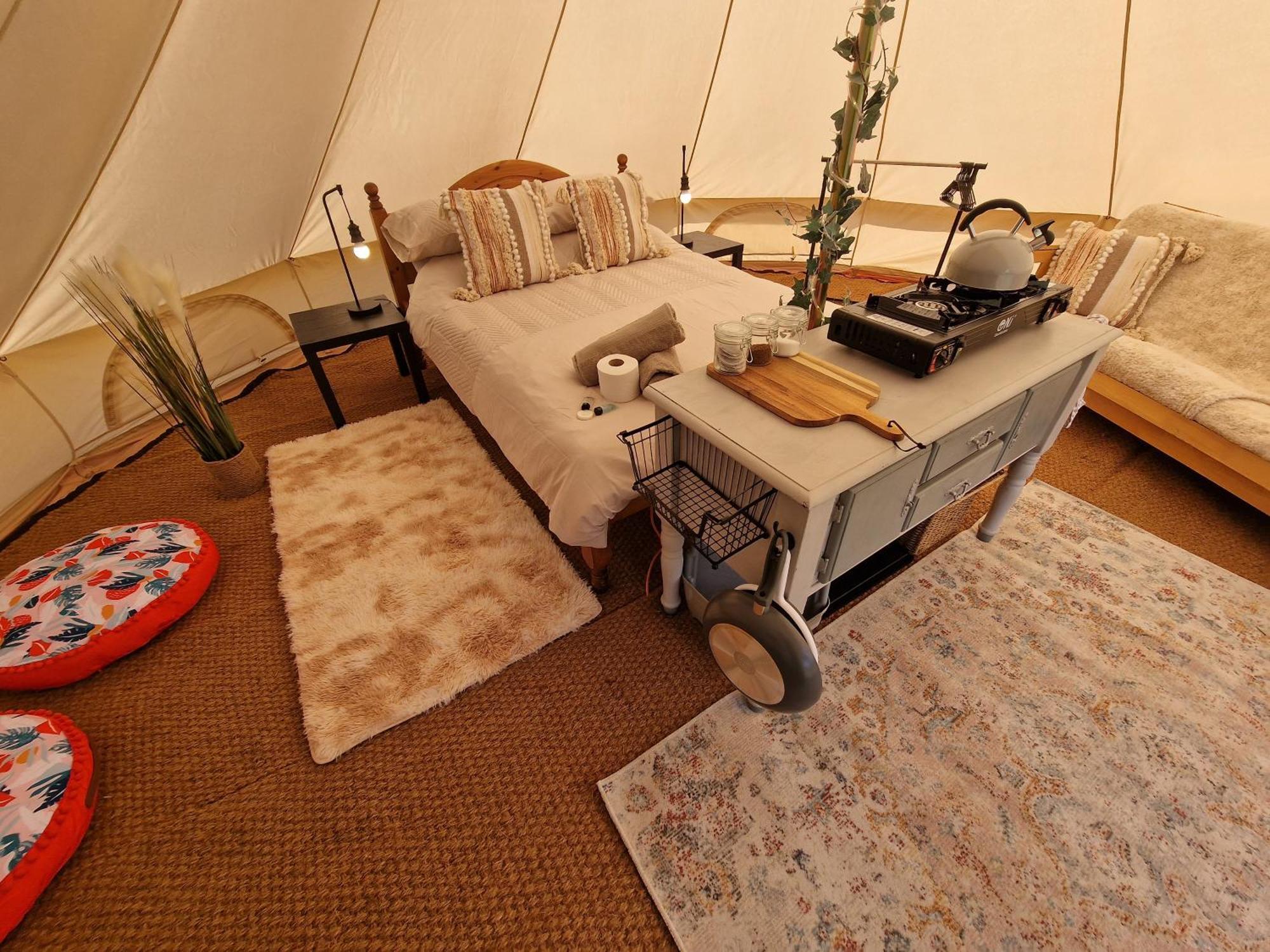 Beautiful 1-Bed Bell Tent In Holyhead Exteriér fotografie